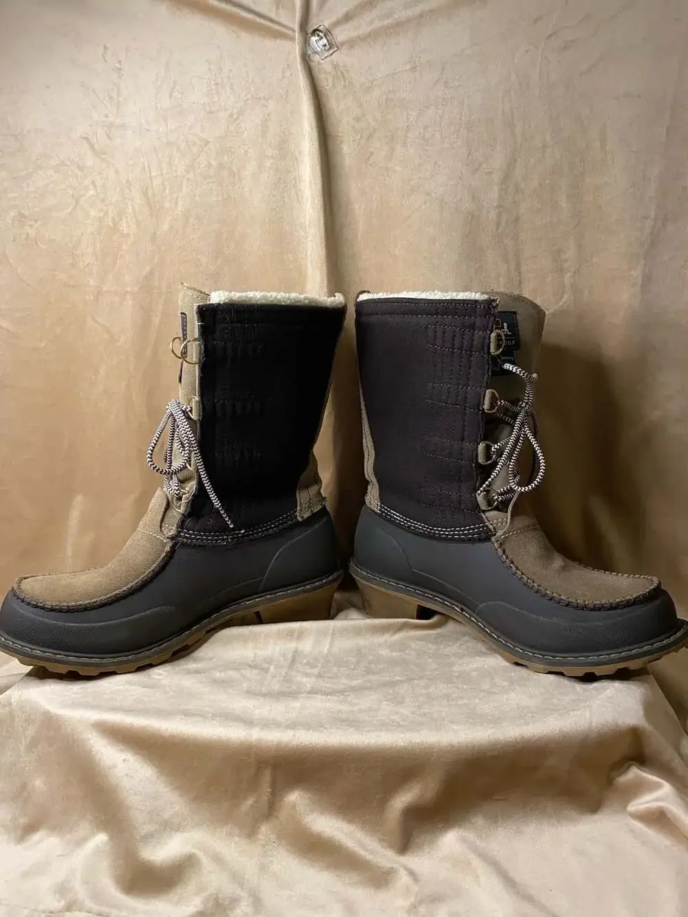 Woolrich Fully Wooly Waterproof Lace-Up Winter Boots: Size 10
